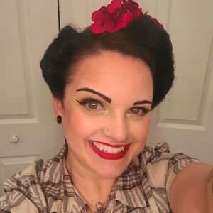 Meet your Posher, Danielle